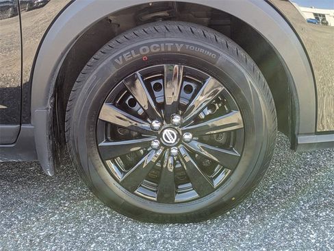 Used 2023 Nissan Kicks S image 11