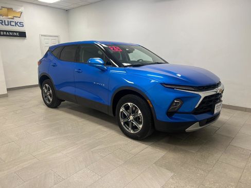 Used 2025 Chevrolet Blazer LT AWD/4WD image 9
