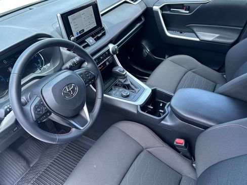 Used 2025 Toyota RAV4 SE AWD/4WD image 10