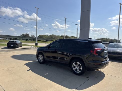 Used 2024 GMC Terrain SLE w/ LPO, Floor Liner Package image 19