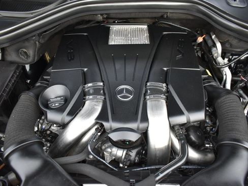 Used 2016 Mercedes-Benz GL 550 4MATIC image 55