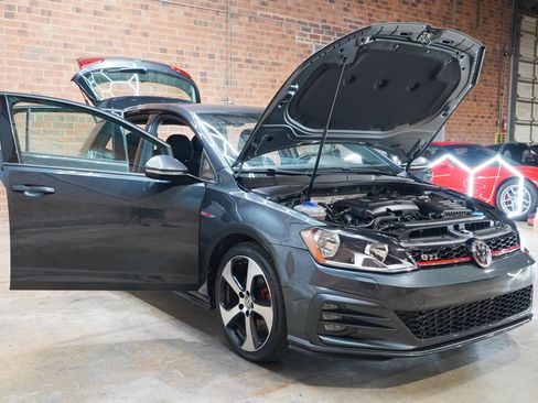 Used 2017 Volkswagen GTI S FWD image 26