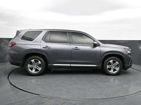 Used 2025 Honda Pilot EX-L image 4