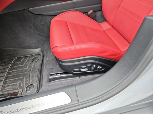 Certified 2025 Porsche Panamera 4 AWD/4WD image 23