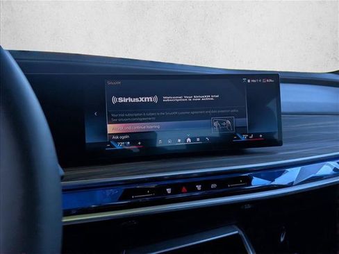 Used 2025 BMW i7 xDrive60 AWD/4WD image 16