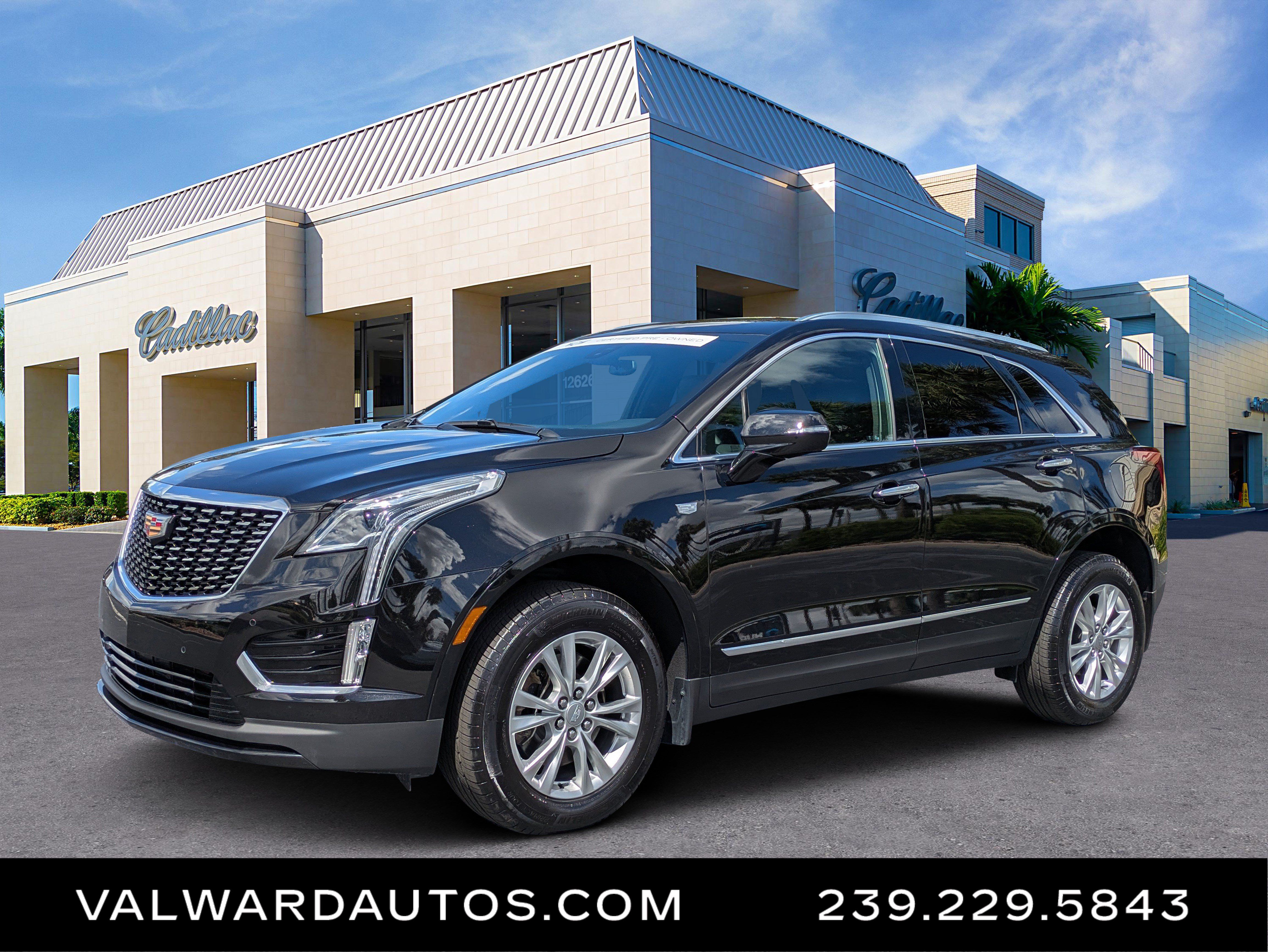 Certified 2025 Cadillac XT5 Luxury FWD image 1