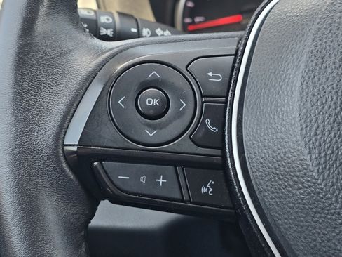 Certified 2021 Toyota RAV4 XLE Premium AWD/4WD image 31