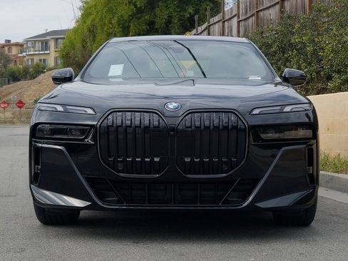 New 2026 BMW i7 eDrive50 w/ M Sport Package image 3