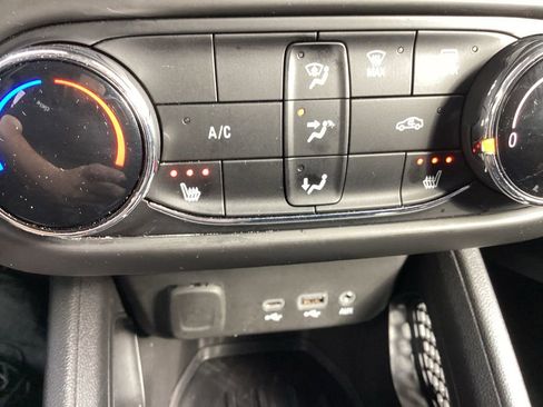 Used 2023 Chevrolet TrailBlazer LT image 46