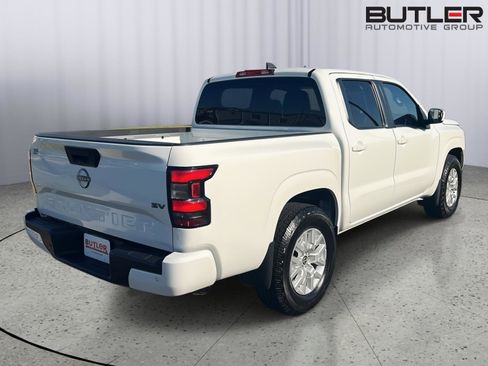 Used 2022 Nissan Frontier SV w/ Technology Package RWD image 6