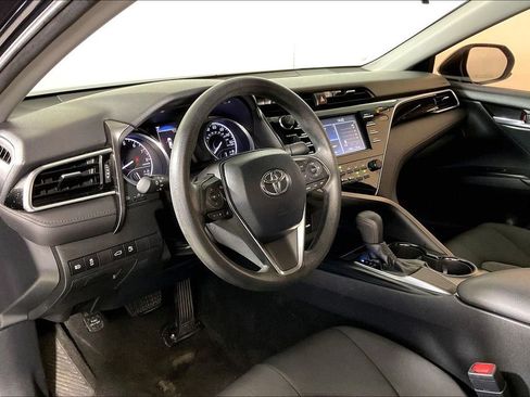 Used 2018 Toyota Camry LE FWD image 14