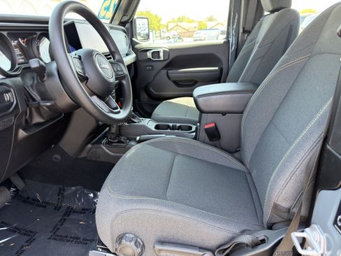 Used 2025 Jeep Wrangler Sport AWD/4WD image 16