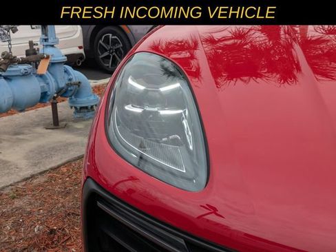 Used 2024 Porsche Macan image 8