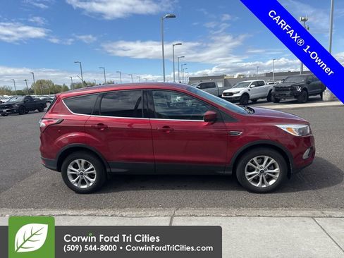 Used 2017 Ford Escape SE image 7