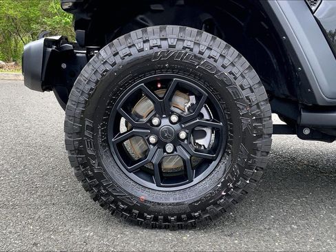 Used 2024 Jeep Wrangler Unlimited Sport AWD/4WD image 9