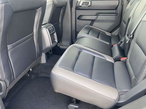 New 2025 Ford Bronco Outer Banks w/ Sasquatch Package image 11