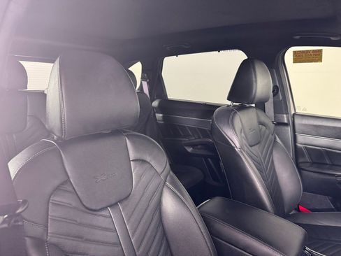 Used 2025 Kia Sorento SX Prestige image 38