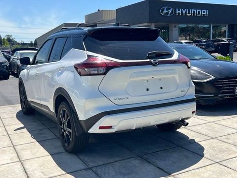 Used 2023 Nissan Kicks SR w/ SR Premium Package FWD image 8