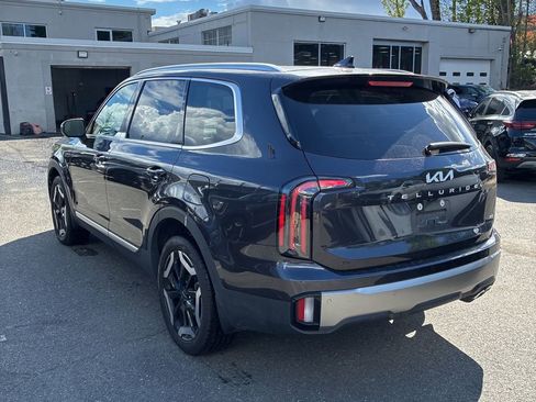Used 2025 Kia Telluride EX w/ EX Captain's Chair Package AWD/4WD image 4