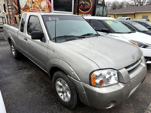 Used 2003 Nissan Frontier XE image 1