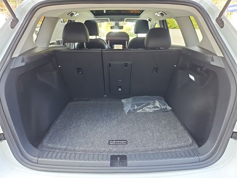 Certified 2025 Volkswagen Taos SEL image 34