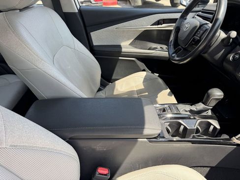 Used 2025 Toyota Camry XLE w/ Premium Package FWD image 6