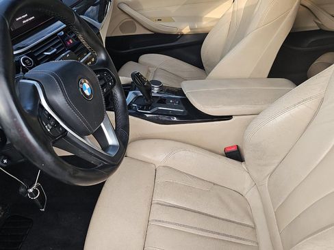 Used 2019 BMW 530i w/ Convenience Package RWD image 3