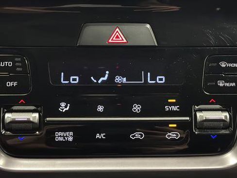 Used 2024 Kia Sorento EX AWD/4WD image 17