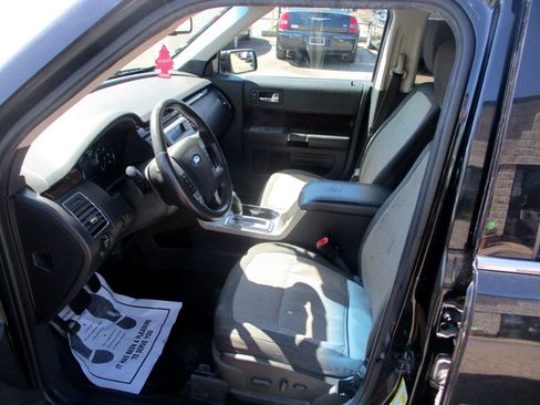 Used 2011 Ford Flex SEL image 12