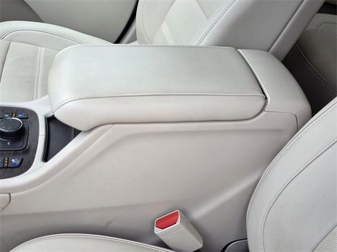 Used 2023 GMC Acadia Denali w/ Denali Ultimate Package image 9