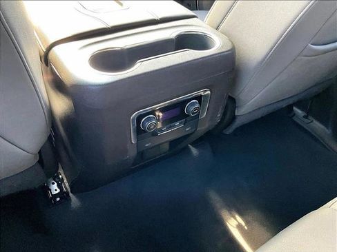 Certified 2022 Chevrolet Suburban LT image 21