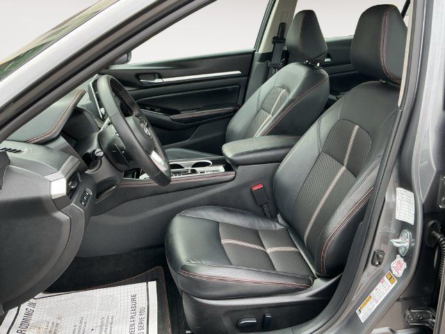 Used 2025 Nissan Altima 2.5 SR AWD/4WD image 11