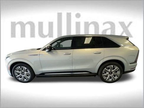 New 2025 Cadillac Escalade IQ Luxury 1 w/ LPO, Radiant Package image 8