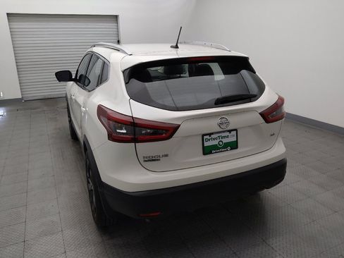 Used 2022 Nissan Rogue Sport SL w/ Premium Package FWD image 6