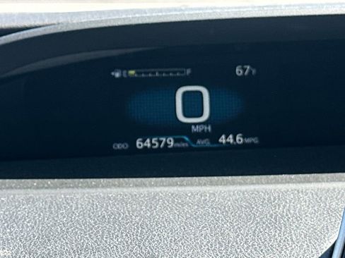 Used 2022 Toyota Prius AWD image 10