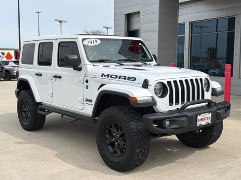 Used 2019 Jeep Wrangler Unlimited Sahara w/ Quick Order Package 24M Moab image 2
