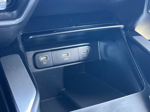 Used 2023 Kia Sorento LX image 17