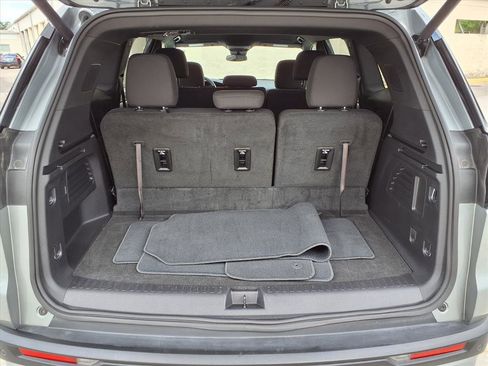 Used 2025 GMC Acadia Elevation FWD image 16
