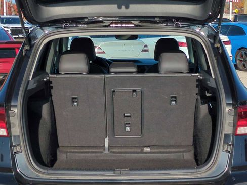 Used 2024 Volkswagen Taos SE image 25