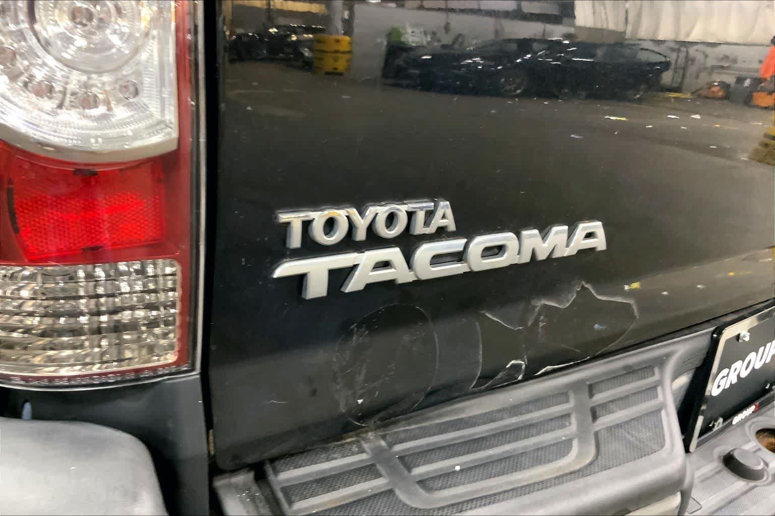 Used 2015 Toyota Tacoma 4x4 Double Cab w/ SR5 Package image 30