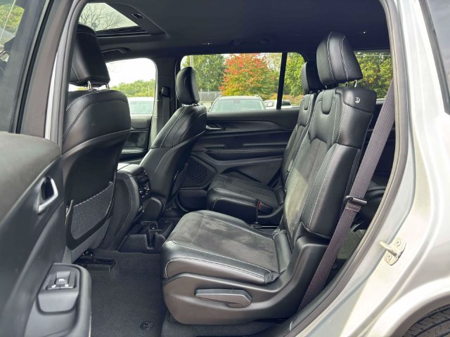Used 2023 Jeep Grand Cherokee L Laredo AWD/4WD image 29