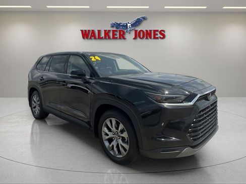 Used 2024 Toyota Grand Highlander AWD image 7