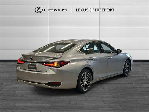 Used 2025 Lexus ES 300h w/ Premium Package image 3