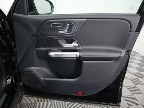Certified 2025 Mercedes-Benz GLB 250 4MATIC image 25