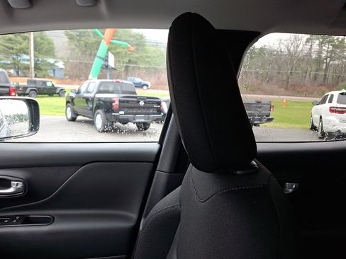 Used 2023 Jeep Renegade Latitude image 18