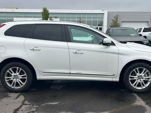 Used 2016 Volvo XC60 T5 Platinum w/ Climate Package AWD/4WD image 4