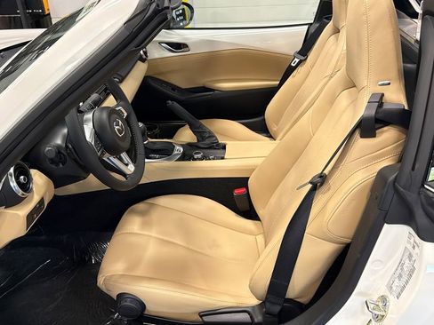 New 2026 MAZDA MX-5 Miata RF Grand Touring RWD image 3