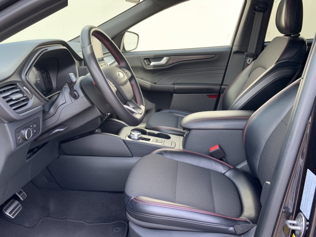 Used 2024 Ford Escape ST-Line AWD/4WD image 5