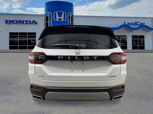 New 2026 Honda Pilot Touring image 4