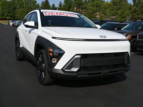 Used 2024 Hyundai Kona SEL w/ Convenience Package image 1